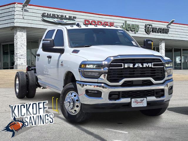 2025 Ram 3500 Chassis Cab Vehicle Photo in Ennis, TX 75119-5114