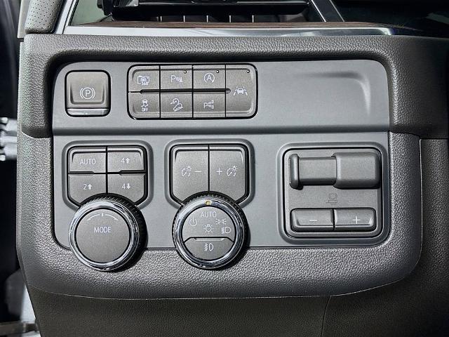 2026 Chevrolet Suburban Vehicle Photo in PUYALLUP, WA 98371-4149