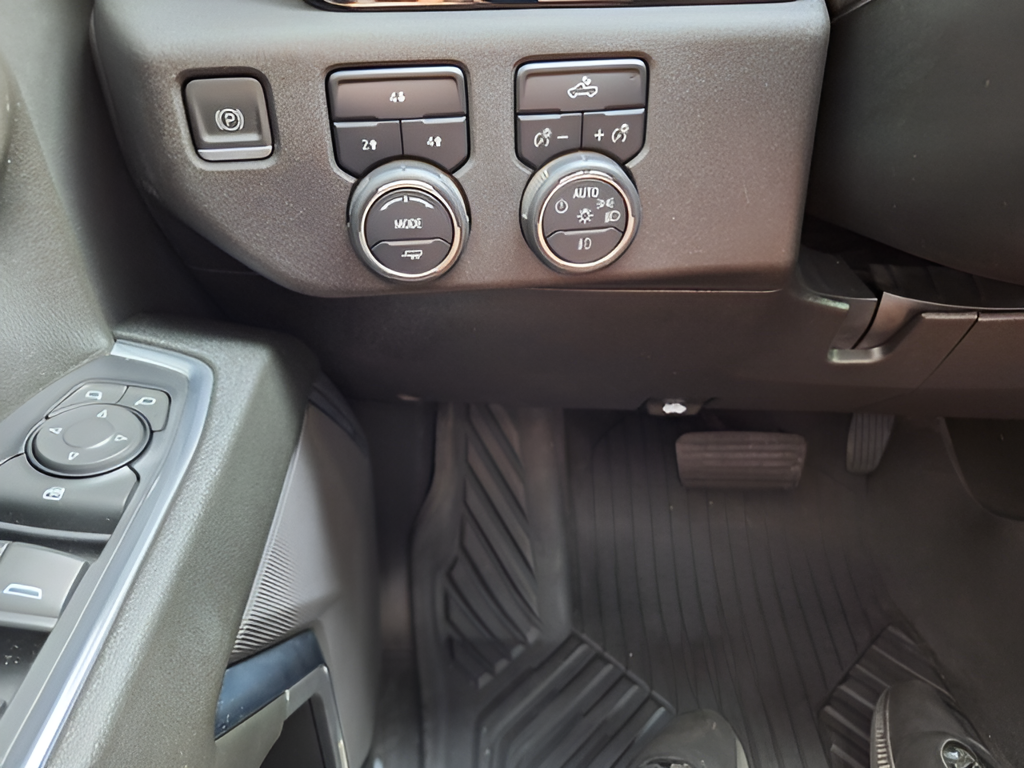 2024 Chevrolet Silverado 2500 HD photo 17 of 31