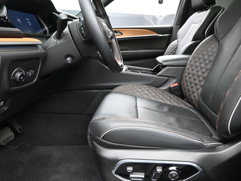 2023 Jeep Grand Cherokee L Vehicle Photo in Cedar Rapids, IA 52402