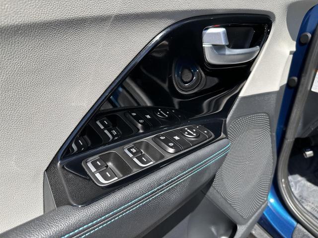 2022 Kia Niro Plug-In Hybrid Vehicle Photo in Tucson, AZ 85712