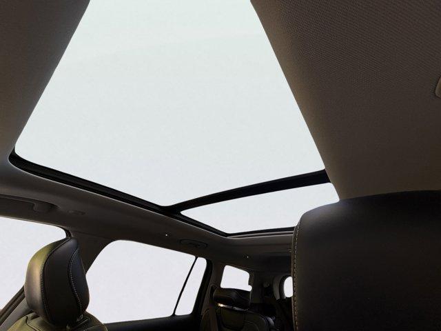 2021 Jeep Grand Cherokee L Vehicle Photo in LEOMINSTER, MA 01453-2952