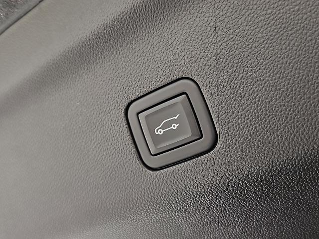 2024 Cadillac Escalade ESV Vehicle Photo in TREVOSE, PA 19053-4984