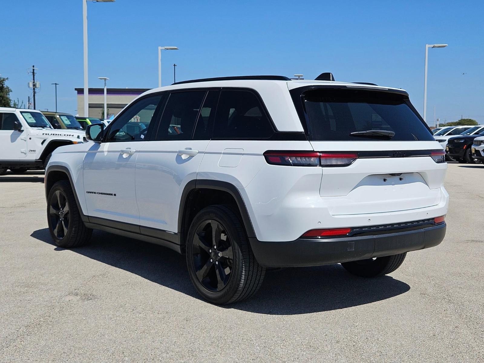 2023 Jeep Grand Cherokee Vehicle Photo in Seguin, TX 78155