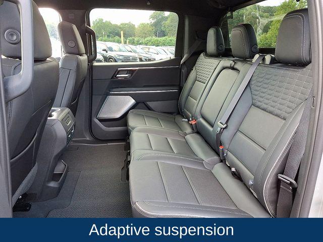 2025 GMC Sierra EV Vehicle Photo in DANBURY, CT 06810-5034