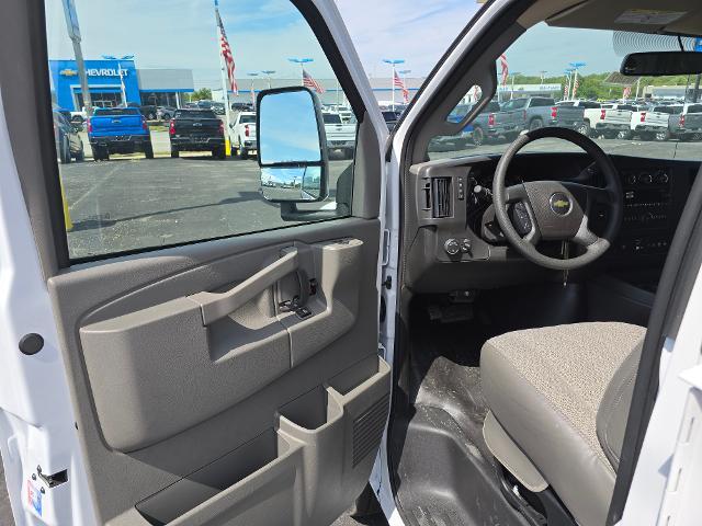 2025 Chevrolet Express Commercial Cutaway Vehicle Photo in INDEPENDENCE, MO 64055-1314
