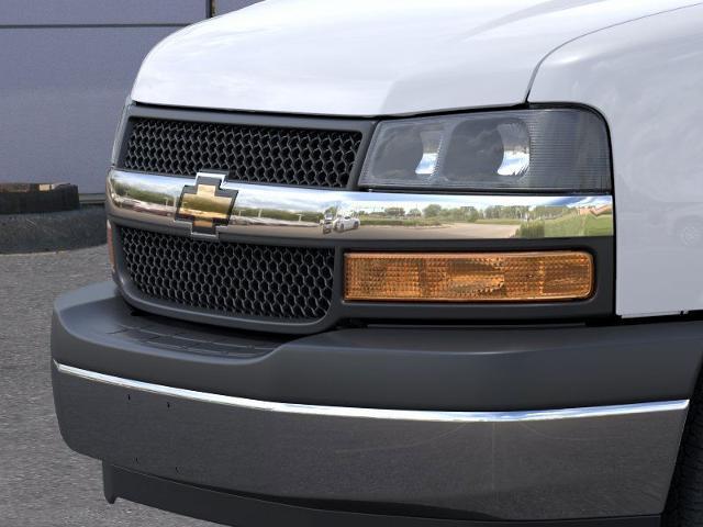 2025 Chevrolet Express Cargo Van Vehicle Photo in KANSAS CITY, MO 64114-4502