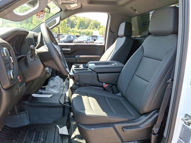 2025 GMC Sierra 3500 HD Chassis Cab Vehicle Photo in DANBURY, CT 06810-5034