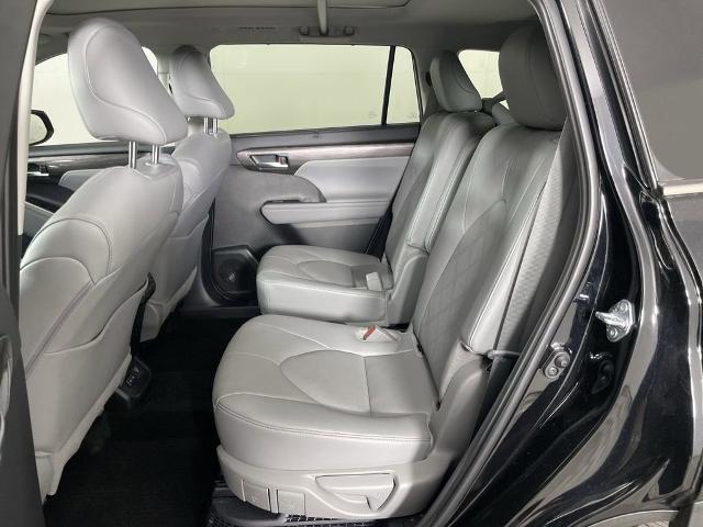 2024 Toyota Highlander Vehicle Photo in GILBERT, AZ 85297-0402