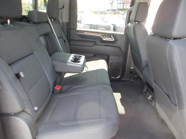 2025 GMC Sierra 2500 HD Vehicle Photo in LOWELL, MA 01852-4336