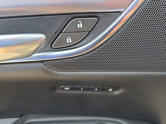 2019 Cadillac XT5 Vehicle Photo in Pleasant Hills, PA 15236