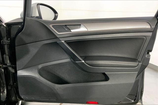 2017 Volkswagen Golf Alltrack Vehicle Photo in INDEPENDENCE, MO 64055-1377