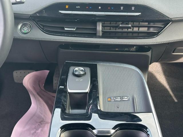 2025 Buick Enclave Vehicle Photo in COLUMBIA, MO 65203-3903