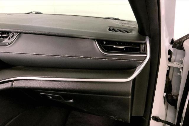 2024 Jeep Grand Cherokee L Vehicle Photo in Kansas City, MO 64114