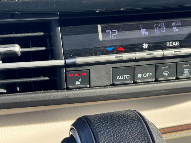 2021 Toyota Sienna Vehicle Photo in COLUMBIA, MO 65203-3903