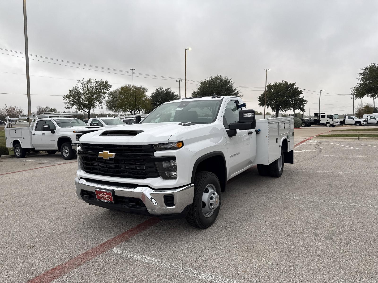 2025 Chevrolet Silverado 3500 HD Chassis Cab Vehicle Photo in GEORGETOWN, TX 78626-7508