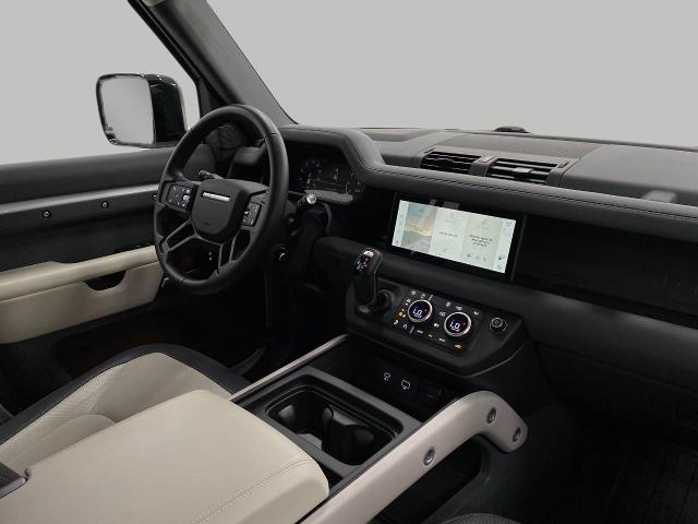 2024 Defender Vehicle Photo in Appleton, WI 54913