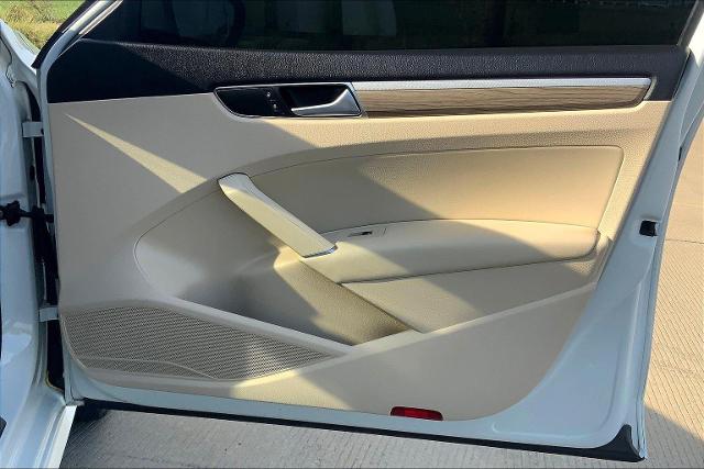 2018 Volkswagen Passat Vehicle Photo in TOPEKA, KS 66609-0000