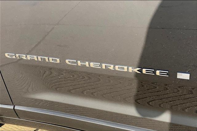2023 Jeep Grand Cherokee L Vehicle Photo in TOPEKA, KS 66609-0000