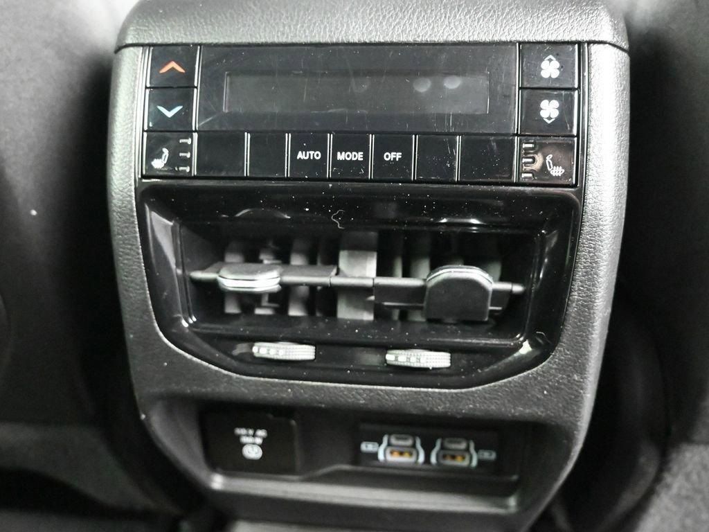 2023 Jeep Grand Cherokee L Vehicle Photo in Cedar Rapids, IA 52402