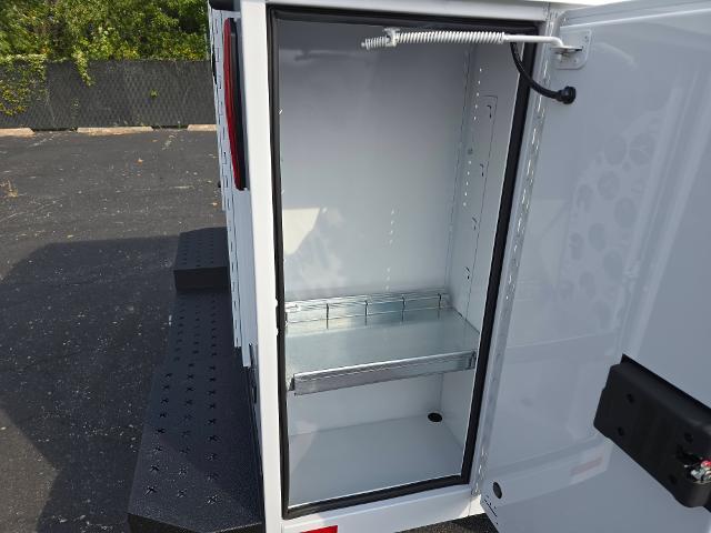 2025 Chevrolet Express Commercial Cutaway Vehicle Photo in INDEPENDENCE, MO 64055-1314