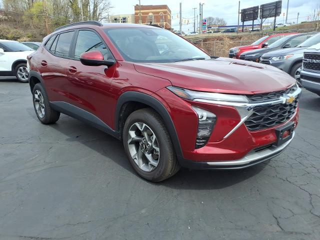 2025 Chevrolet Trax LT - 4