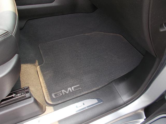 2024 GMC Sierra 1500 Vehicle Photo in LOWELL, MA 01852-4336