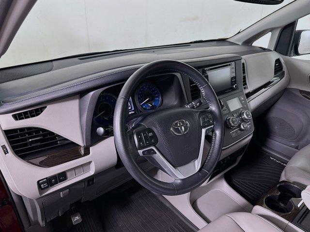 2019 Toyota Sienna Vehicle Photo in Flemington, NJ 08822