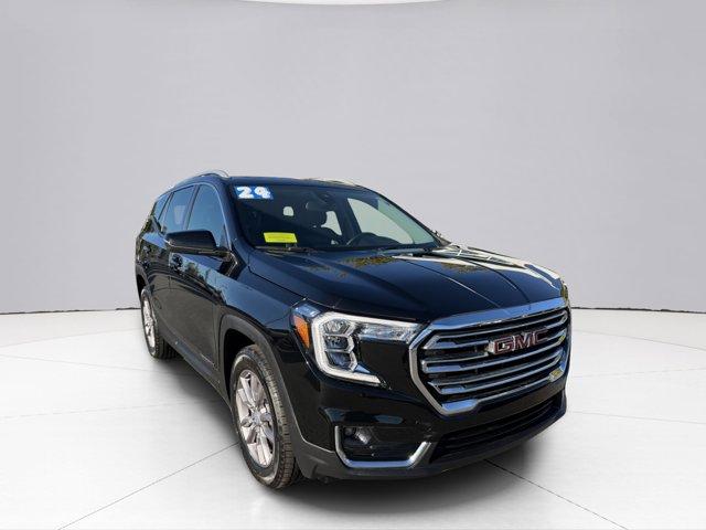 2024 GMC Terrain Vehicle Photo in LEOMINSTER, MA 01453-2952