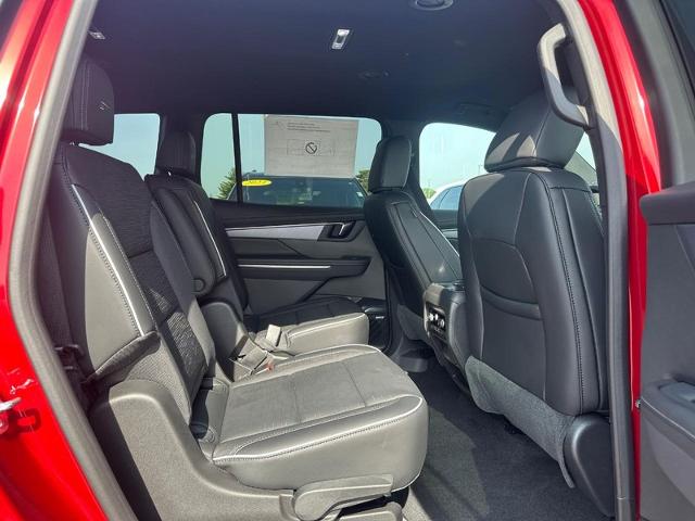2025 Buick Enclave Vehicle Photo in COLUMBIA, MO 65203-3903