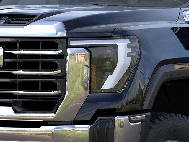 2025 GMC Sierra 3500 HD Chassis Cab Vehicle Photo in DANBURY, CT 06810-5034