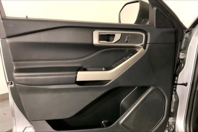 2023 Ford Explorer Vehicle Photo in KANSAS CITY, MO 64114-4502