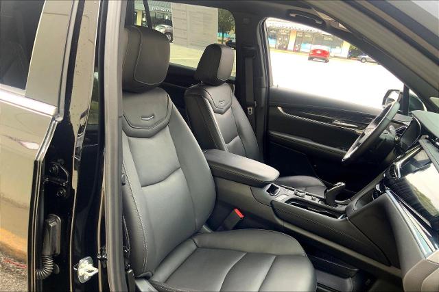 2025 Cadillac XT6 Vehicle Photo in KANSAS CITY, MO 64114-4545
