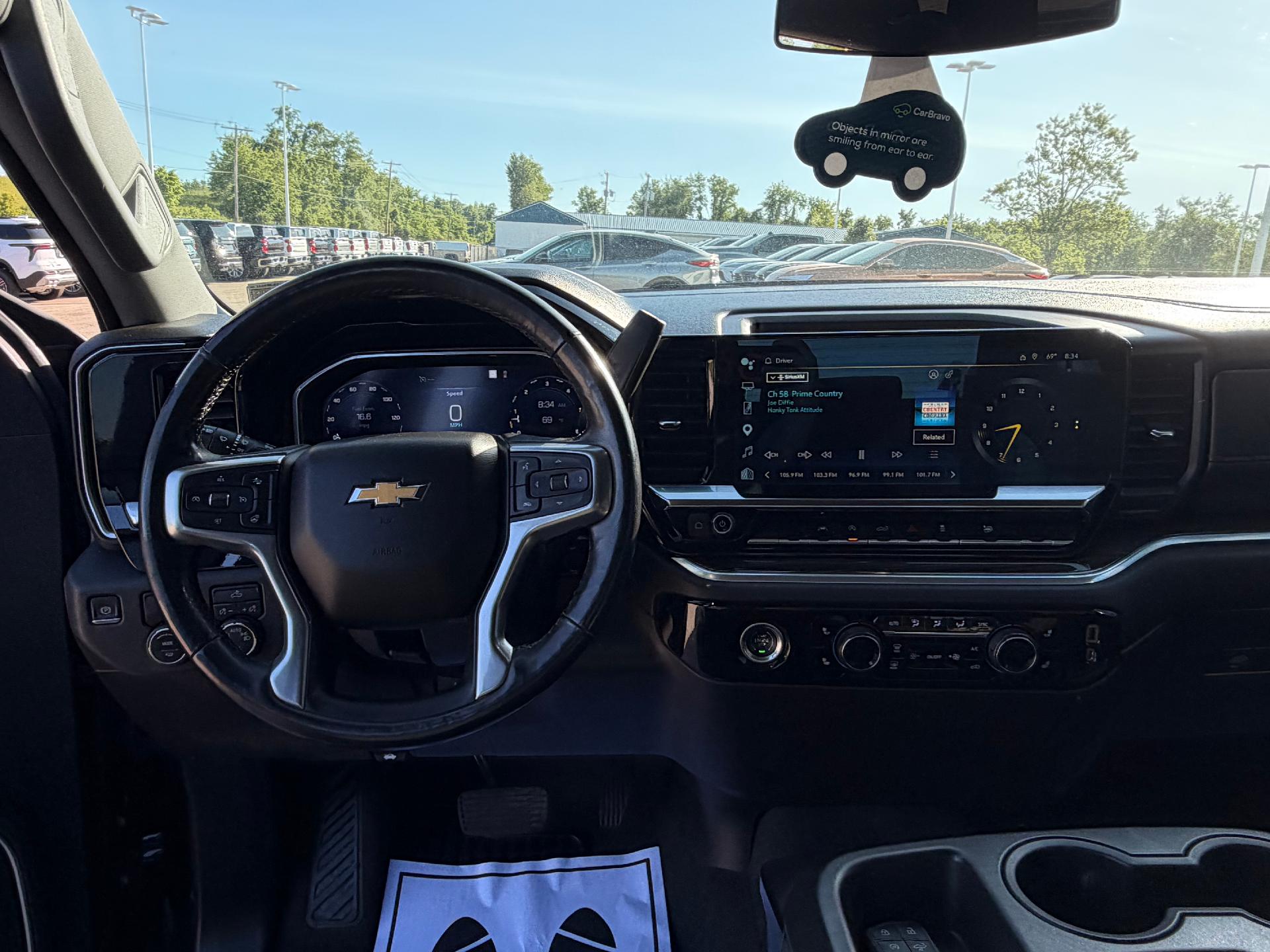 2022 Chevrolet Silverado 1500 photo 18 of 33