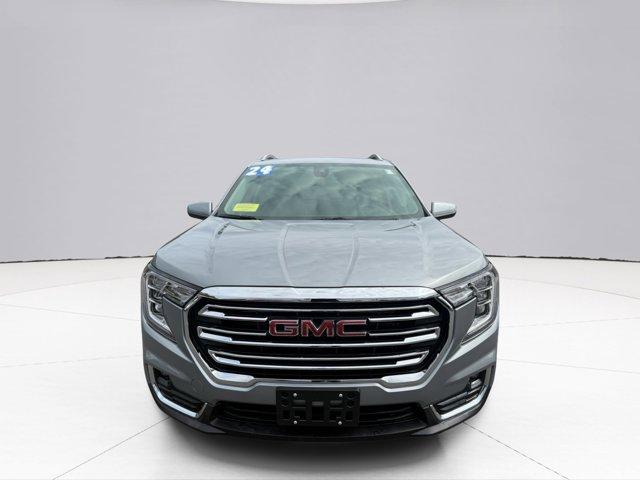 2024 GMC Terrain Vehicle Photo in LEOMINSTER, MA 01453-2952