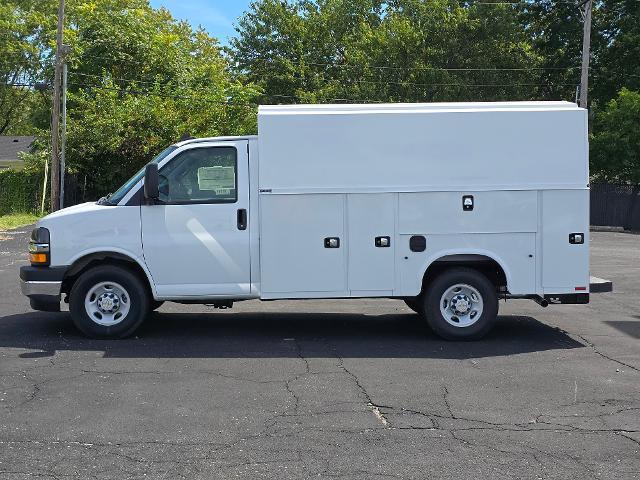 2025 Chevrolet Express Commercial Cutaway Vehicle Photo in INDEPENDENCE, MO 64055-1314