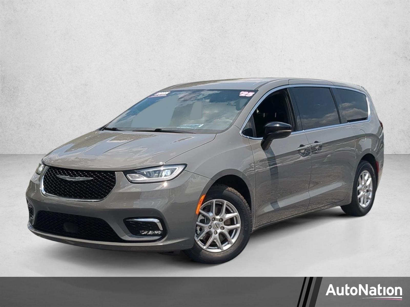 2025 Chrysler Pacifica Vehicle Photo in ORLANDO, FL 32812-3021