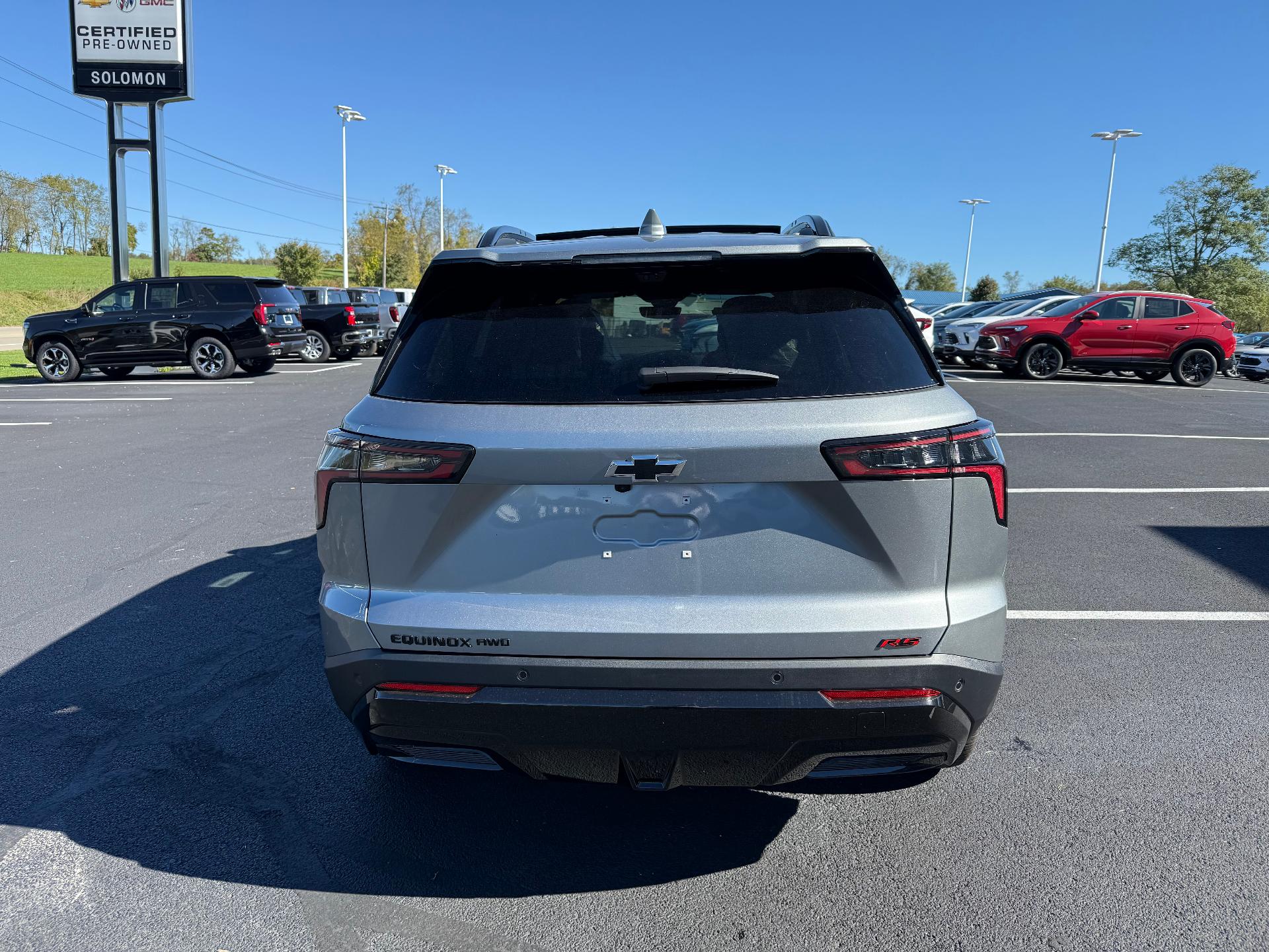 2027 Chevrolet Equinox photo 4 of 10