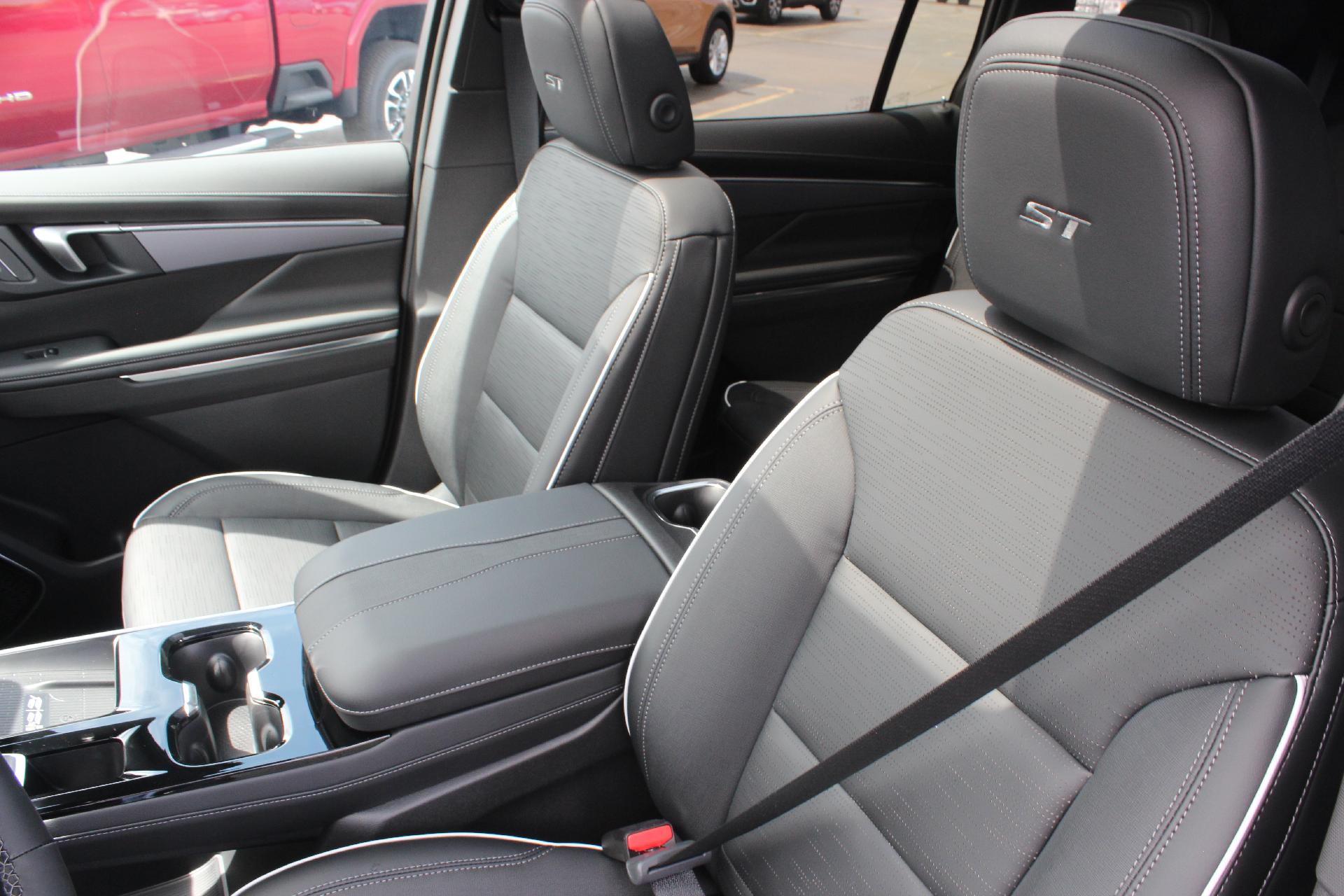 2026 Buick Enclave Vehicle Photo in AURORA, CO 80012-4011