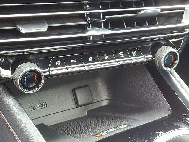 2024 Chevrolet Traverse Vehicle Photo in DANBURY, CT 06810-5034
