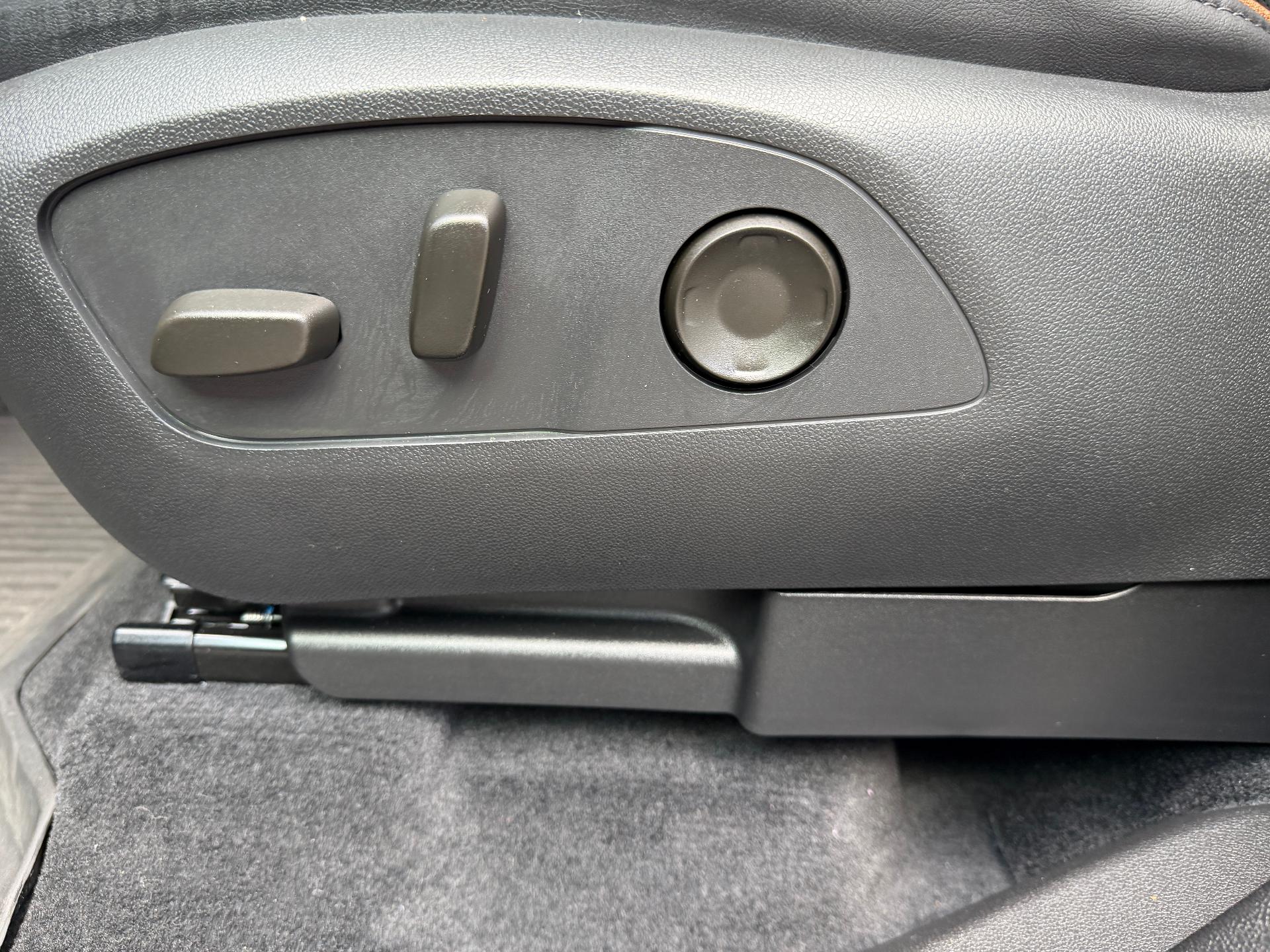 2024 GMC Acadia Vehicle Photo in LEOMINSTER, MA 01453-2952