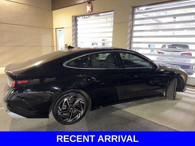 2024 Hyundai SONATA Vehicle Photo in Merrillville, IN 46410