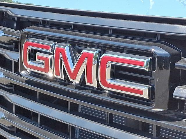 2025 GMC Sierra 3500 HD Chassis Cab Vehicle Photo in DANBURY, CT 06810-5034