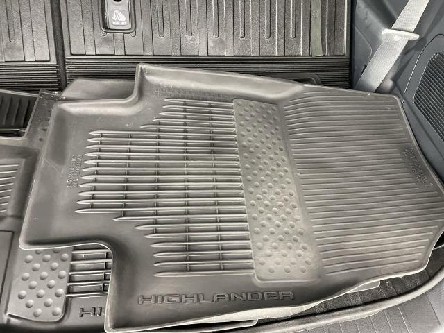 2024 Toyota Highlander Vehicle Photo in GILBERT, AZ 85297-0402