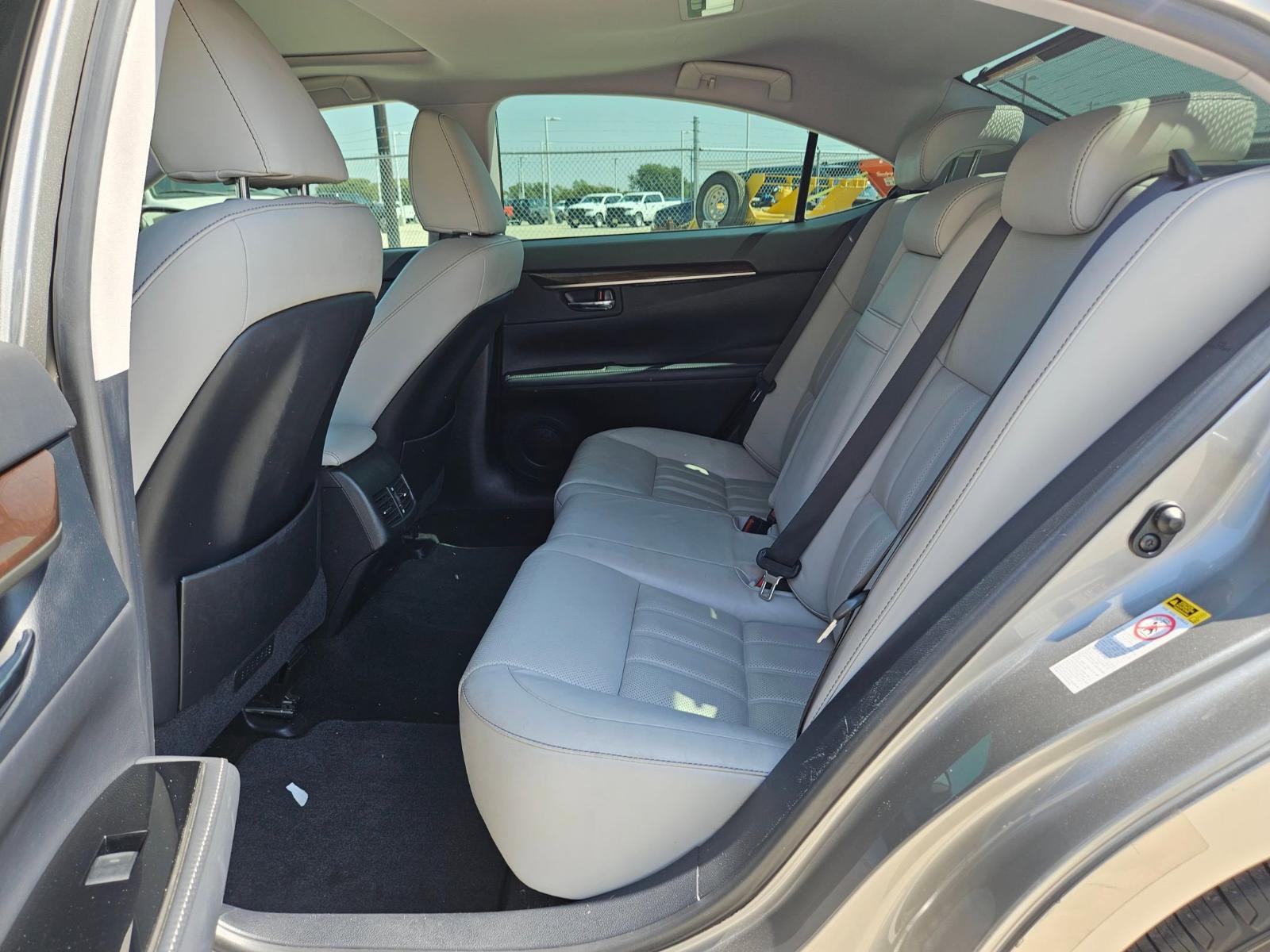 2017 Lexus ES 350 Vehicle Photo in Seguin, TX 78155