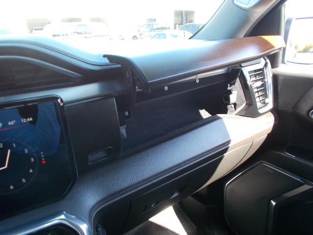 2024 GMC Sierra 1500 Vehicle Photo in LOWELL, MA 01852-4336