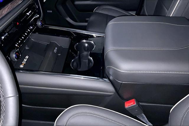 2025 Chevrolet Suburban Vehicle Photo in KANSAS CITY, MO 64114-4502