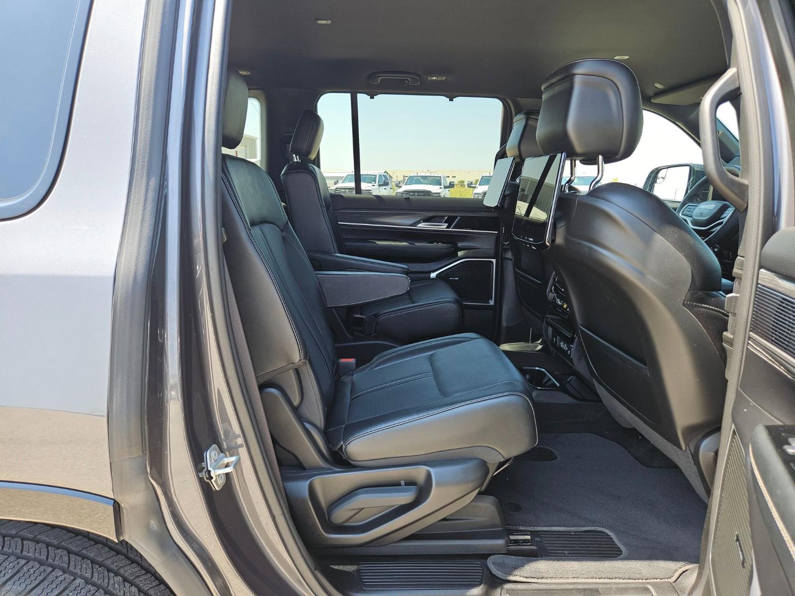 2024 Jeep Wagoneer Vehicle Photo in Seguin, TX 78155