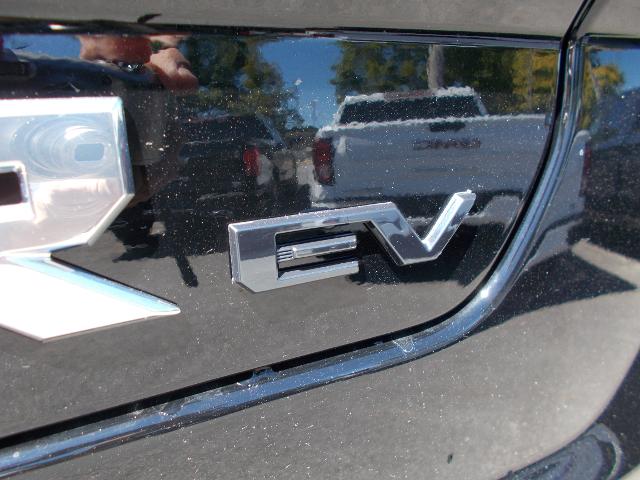 2025 GMC HUMMER EV Pickup Vehicle Photo in LOWELL, MA 01852-4336