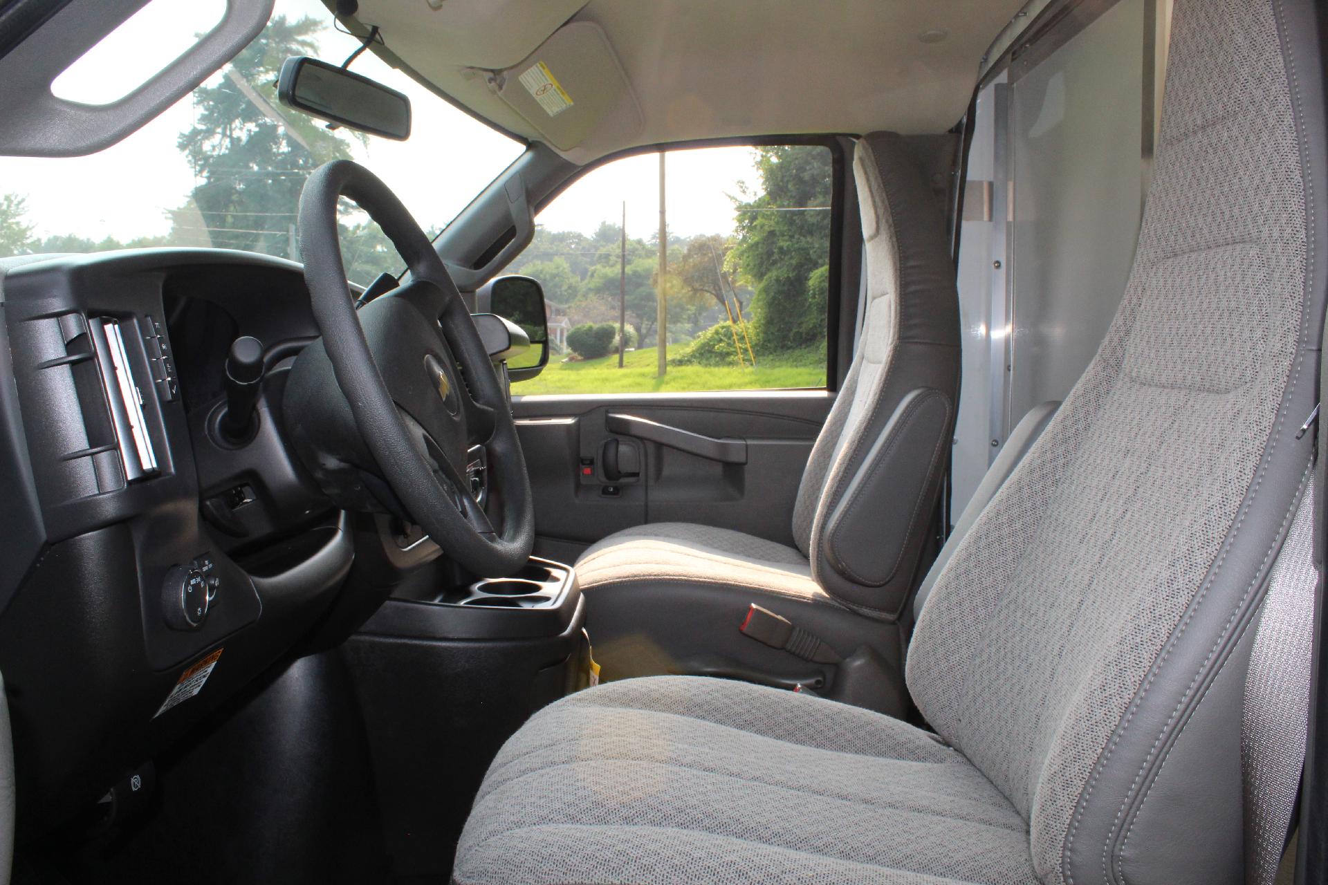 2025 Chevrolet Express Cutaway 3500 Vehicle Photo in NORTHAMPTON, MA 01060-1120